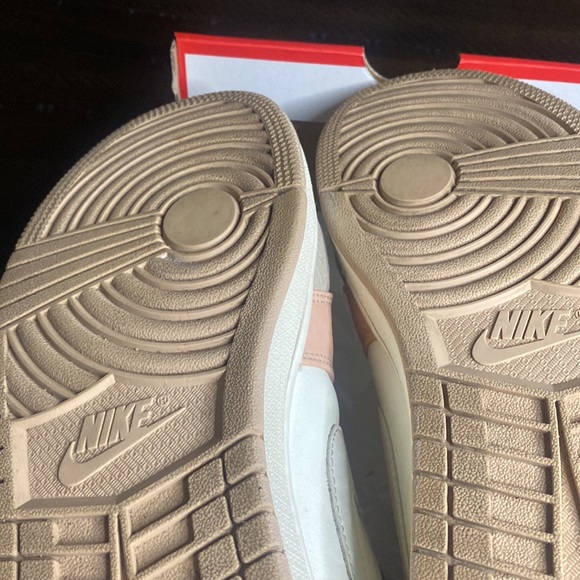 Air Jordan 1 Mid 'Milan' • US M 8 (Equivalent to US W 9.5) - Picture 8 of 11